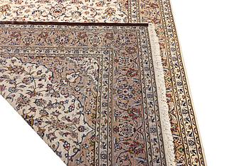 A Kashan carpet a. 285 x 190 cm.