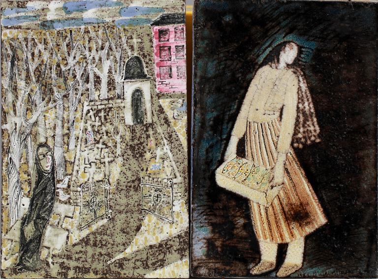 VÄGGRELIEFER, 2 st, stengods, en sign Mari Simmulsson.