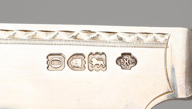 FISKBESTICK, 12 st, silver och pärlemor, William Hutton & Sons, London 1908/09.