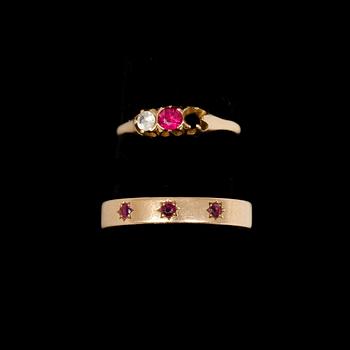 RINGAR, 2 st, 18k guld, 7g.