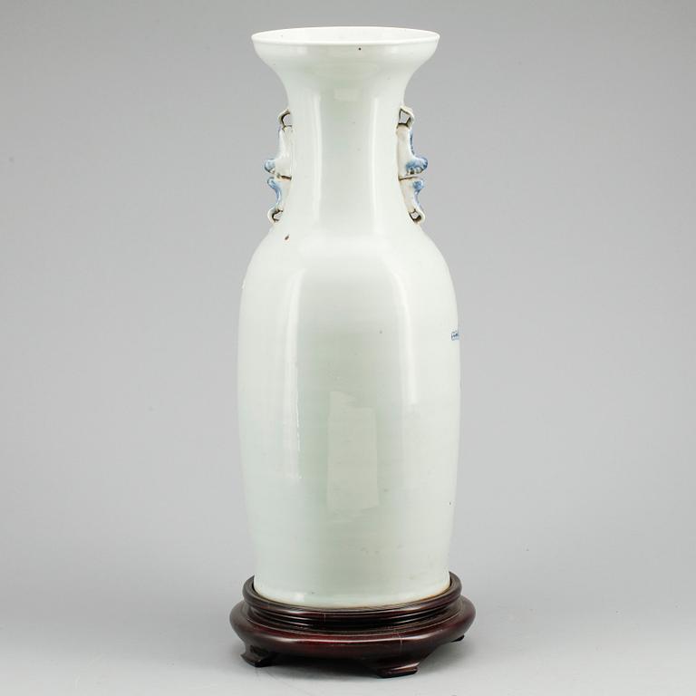 GOLVVAS, porslin, Kina. 1800-tal.