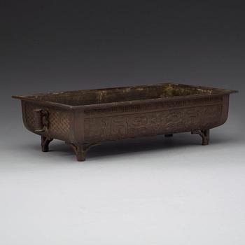 A large Japanese bronze flower pot, Meiji (1868-1912).