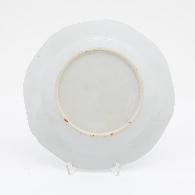 A set of five famille rose dinner plates, Qing dynasty, Qianlong (1736-95).