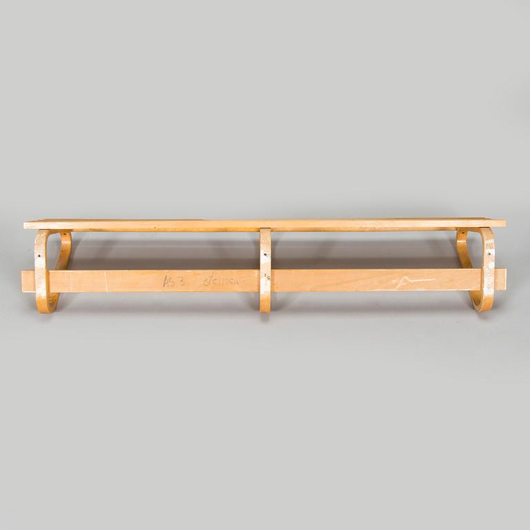 Alvar Aalto, vaatenaulakko, O.Y. Huonekalu- ja Rakennustyötehdas A.B. 1900-luvun puoliväli.