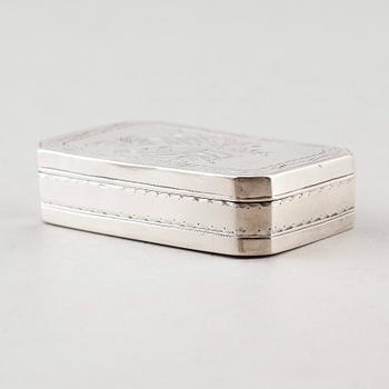 DOSA, silver, Carl Petter Lampa, Stockholm 1828. Vikt ca 58 gram.