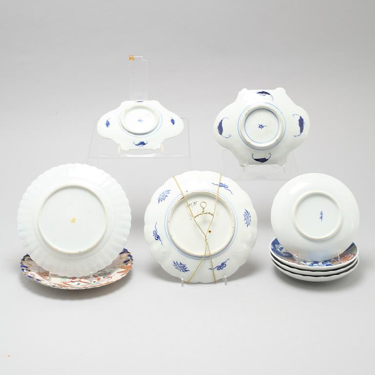 10 pieces of porcelain items from Japan, 20th century.