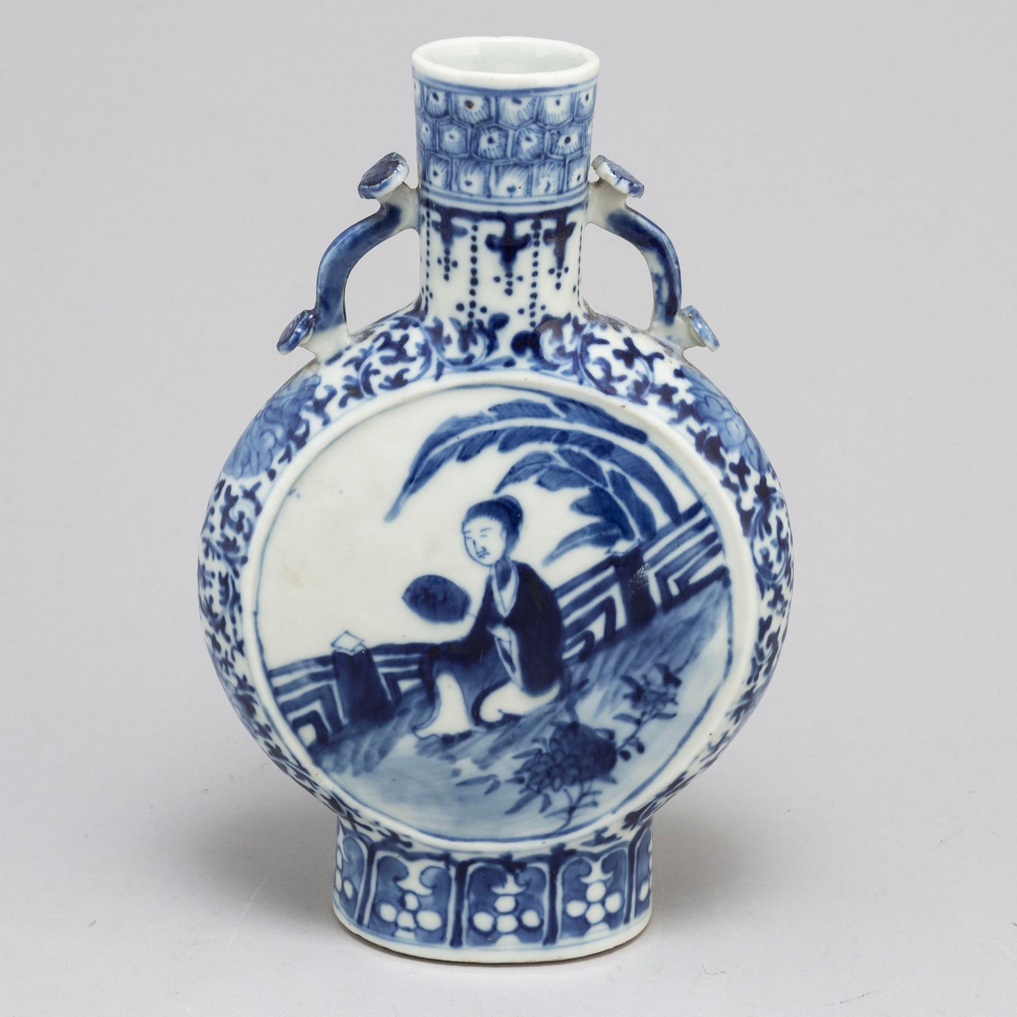 PILGRIMSVAS, porslin. Sen Qingdynasti, 1800-tal.