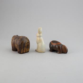 Lisa Larson, figuriner, stengods, tre stycken, björn, järv, fjällhare ur "Skansen".