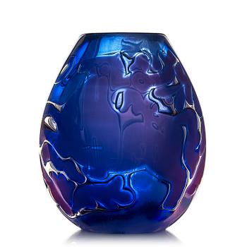 5. Edvin Öhrström, an ariel glass vase, Orrefors 1938, provenance Gustaf Bergqvist.