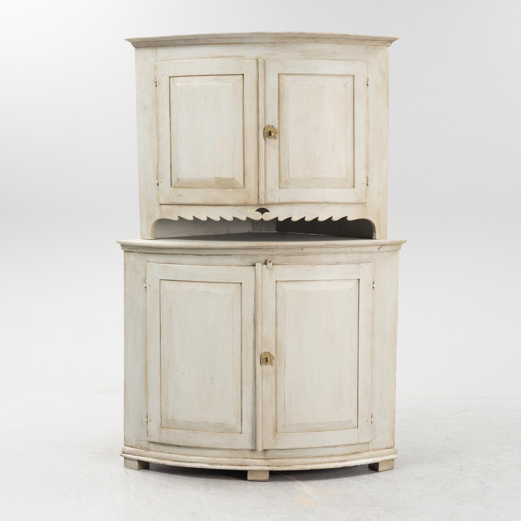 Hörnskåp, 1800-tal.