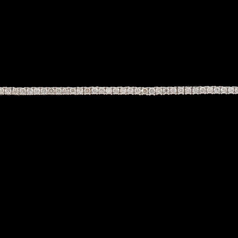 ARMBAND, 18k vitguld med 91 briljantslipade diamanter, 2.29 ct. Vikt 10 g.