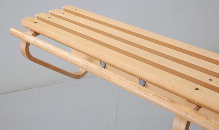 HATTHYLLA. Modell 109, Alvar Aalto, Artek, formgiven 1936.