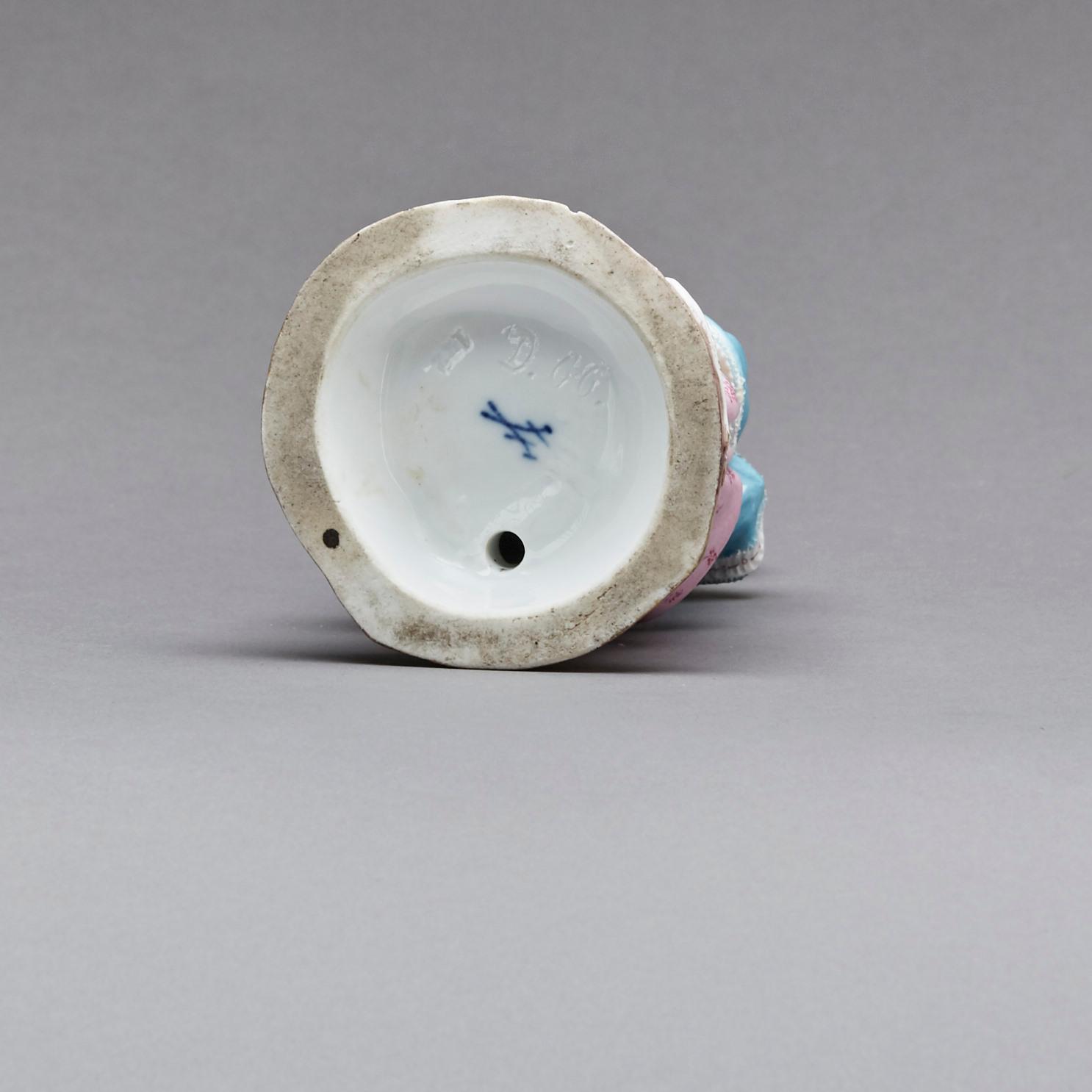 FIGURIN, Chelsea-liknande märke, porslin, 17/1800-tal.