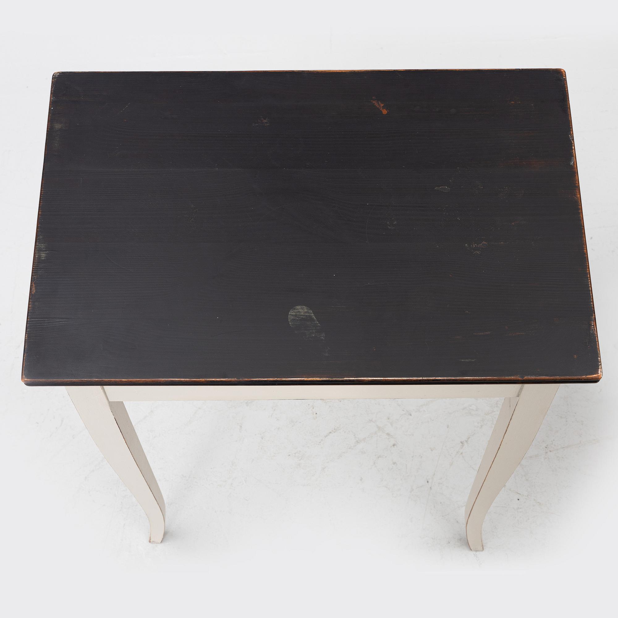A pair of side tables, early 20th Century.