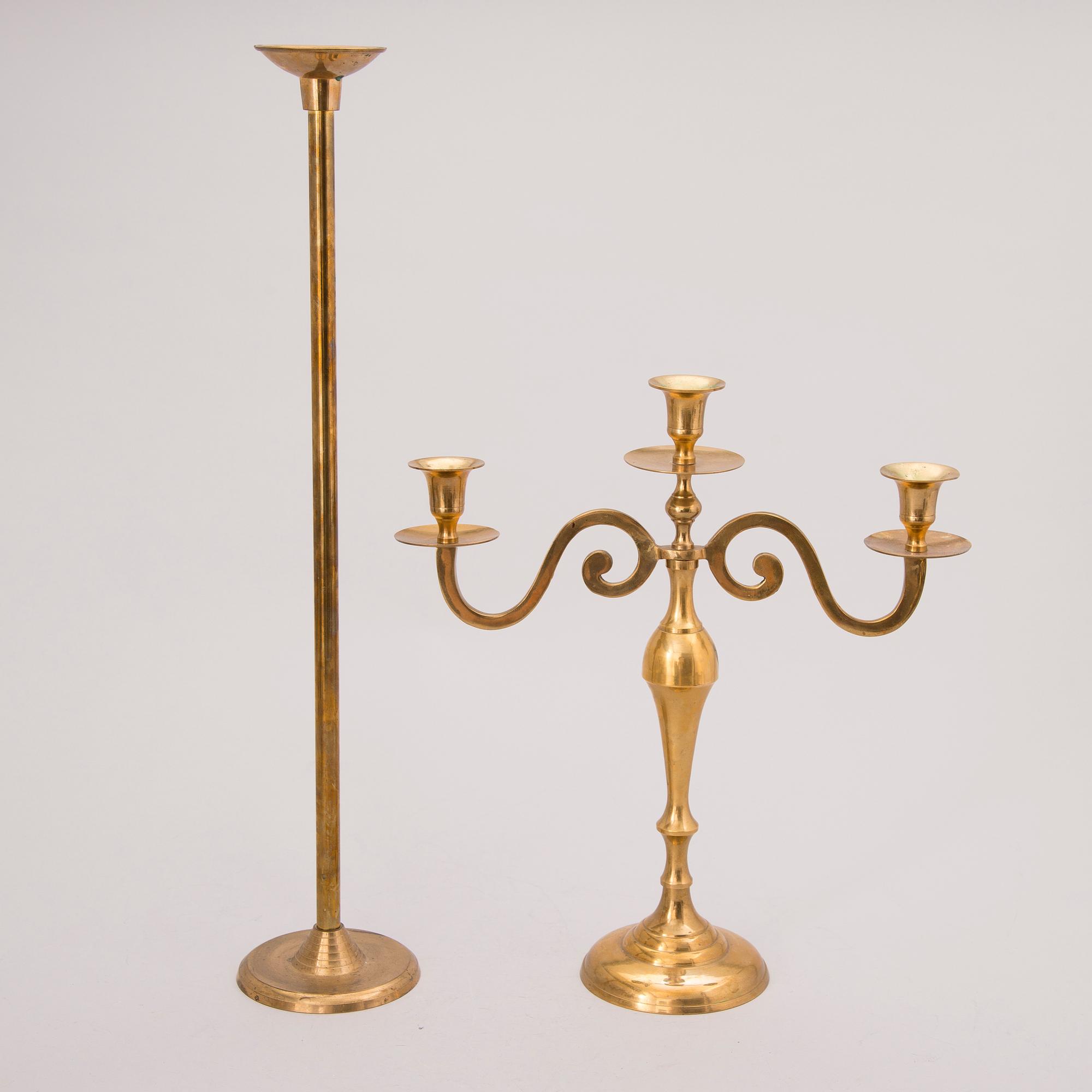 PARTI KANDELABRAR OCH LJUSSTAKAR, mässing, 1800/1900-tal.