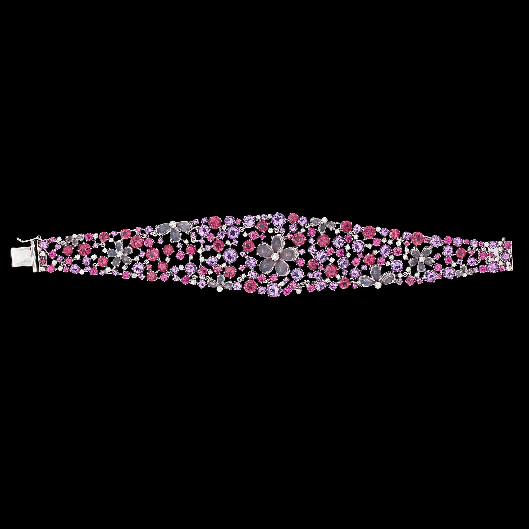 ARMBAND, olikfärgade ädelstenar, 43.09 ct, och briljantslipade diamanter.