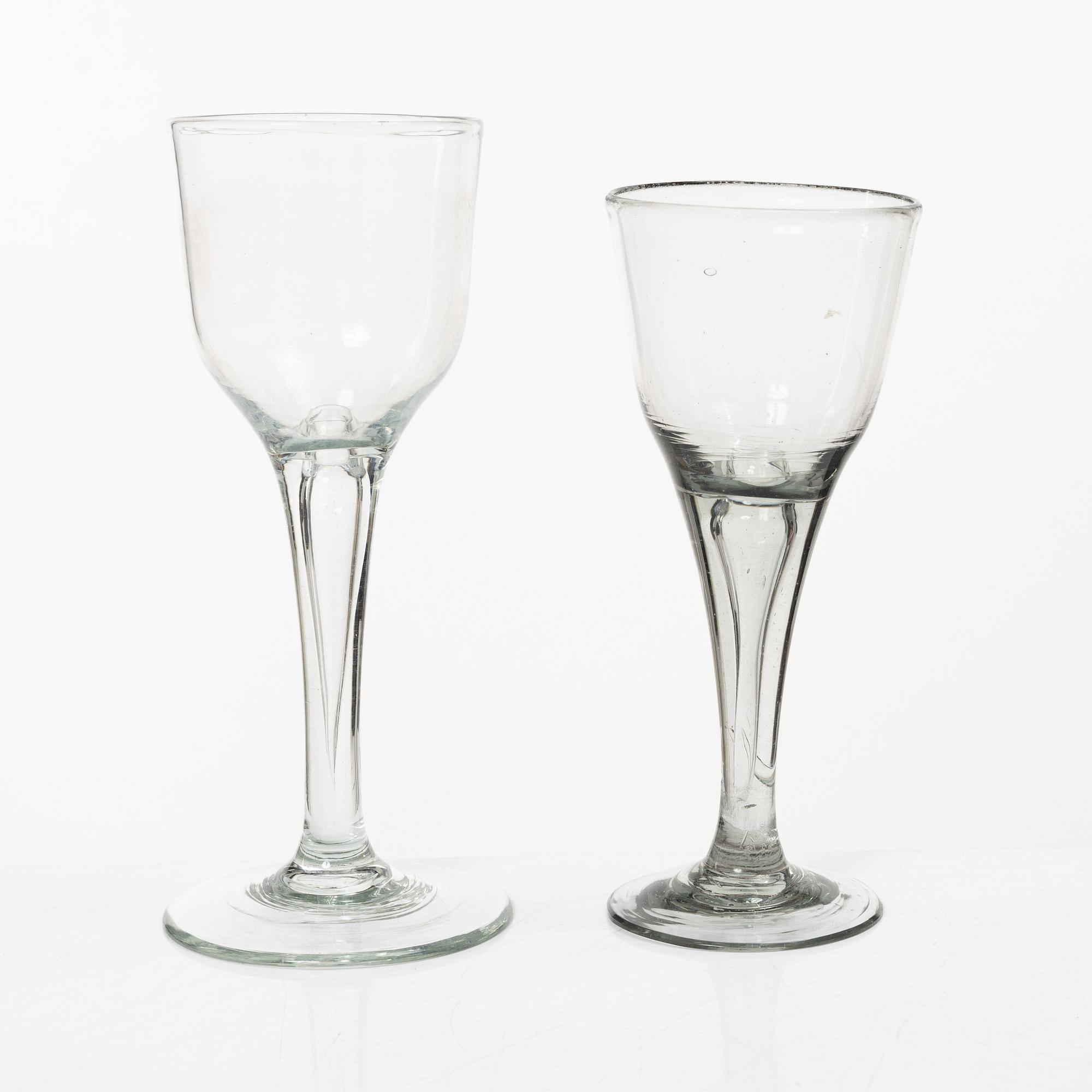Starkvinsglas, 2 st, snarlika, 1700-tal.