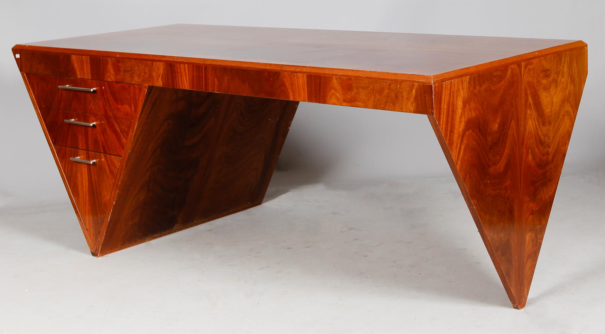 SKRIVBORD, design Klaus Wettergren, 1900-talets andra hälft.