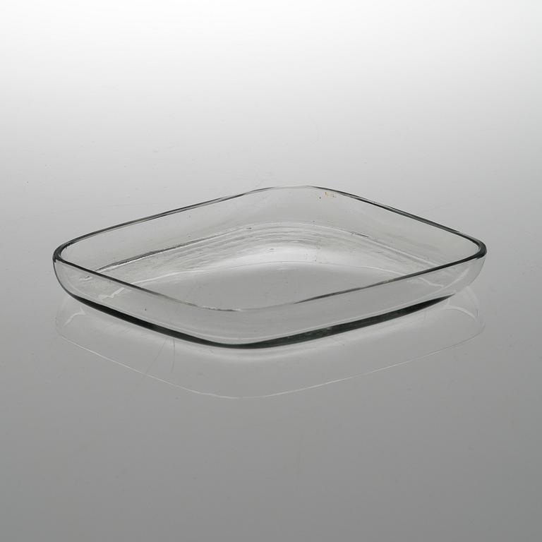 ALVAR AALTO, A DISH. One from a stackable four-part set. Sign. Alvar Aalto, Iittala -56.