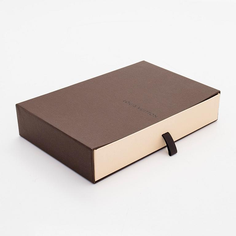 Louis Vuitton, a 'Brazza' wallet.