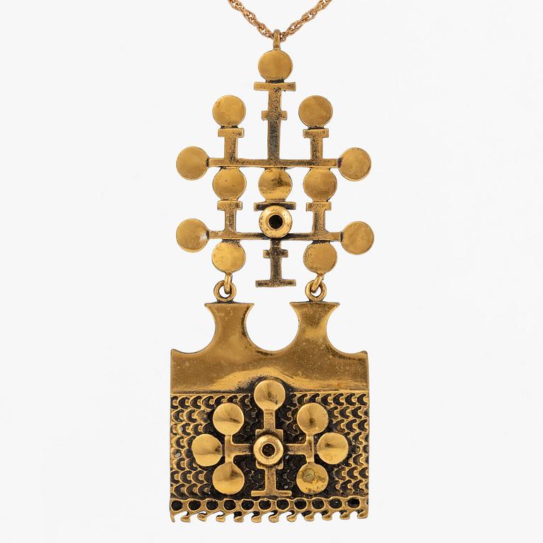 Pentti Sarpaneva, collier, brons.