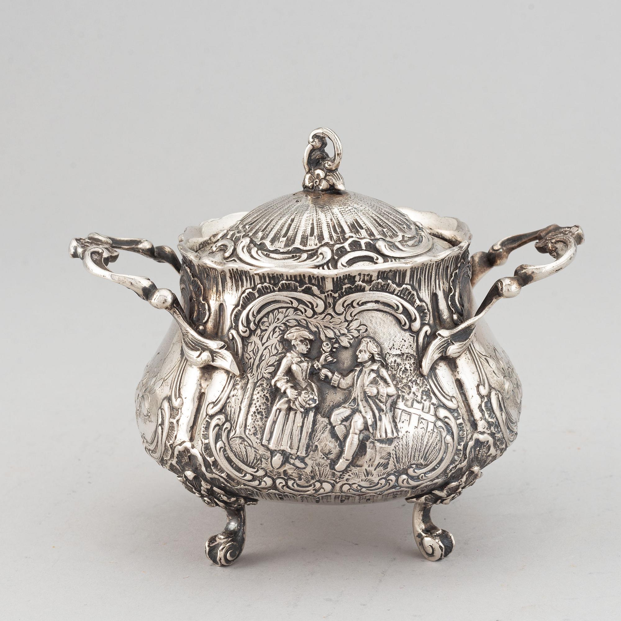 A german rococo-style silver coffee- and tea set, Weinranck & Schmidt, Hanau, circa 1900.