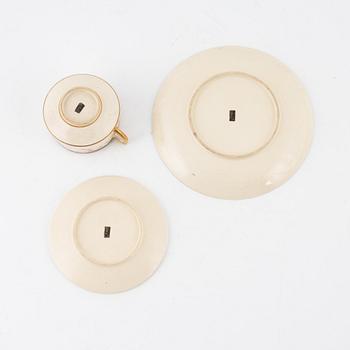 Schatull med servis, 15 delar, satsuma, signerad, Japan, sen Meiji (1868-1912).