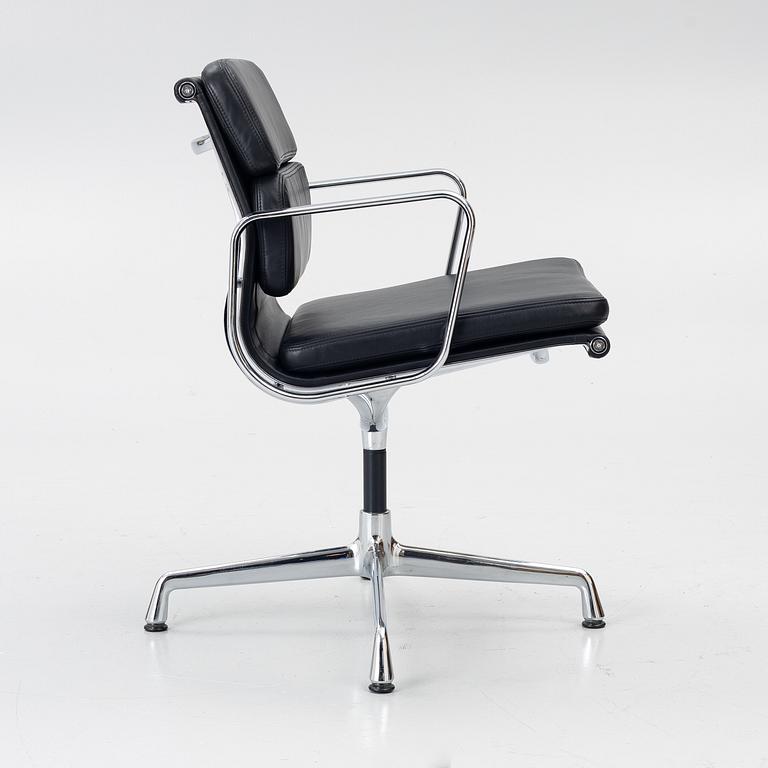 Charles & Ray Eames, Office chair, “EA208 Soft Pad Chair”, Vitra.