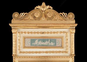 SPEGEL. Sengustavianskt stockholmsarbete i Pehr Ljungs art, 1700-talets slut.