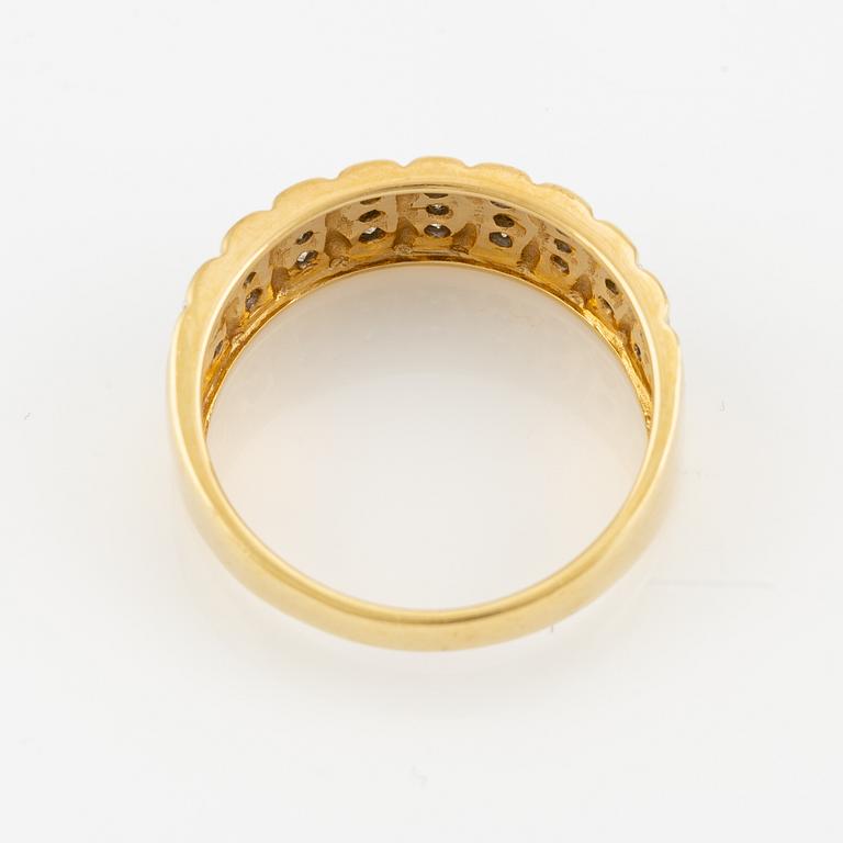 Ring, 18K gold with octagon-cut diamonds.