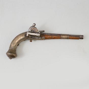 SNAPPLÅSPISTOL, Kaukasisk samt KARTUSCHVÄSKA, 1800-tal.