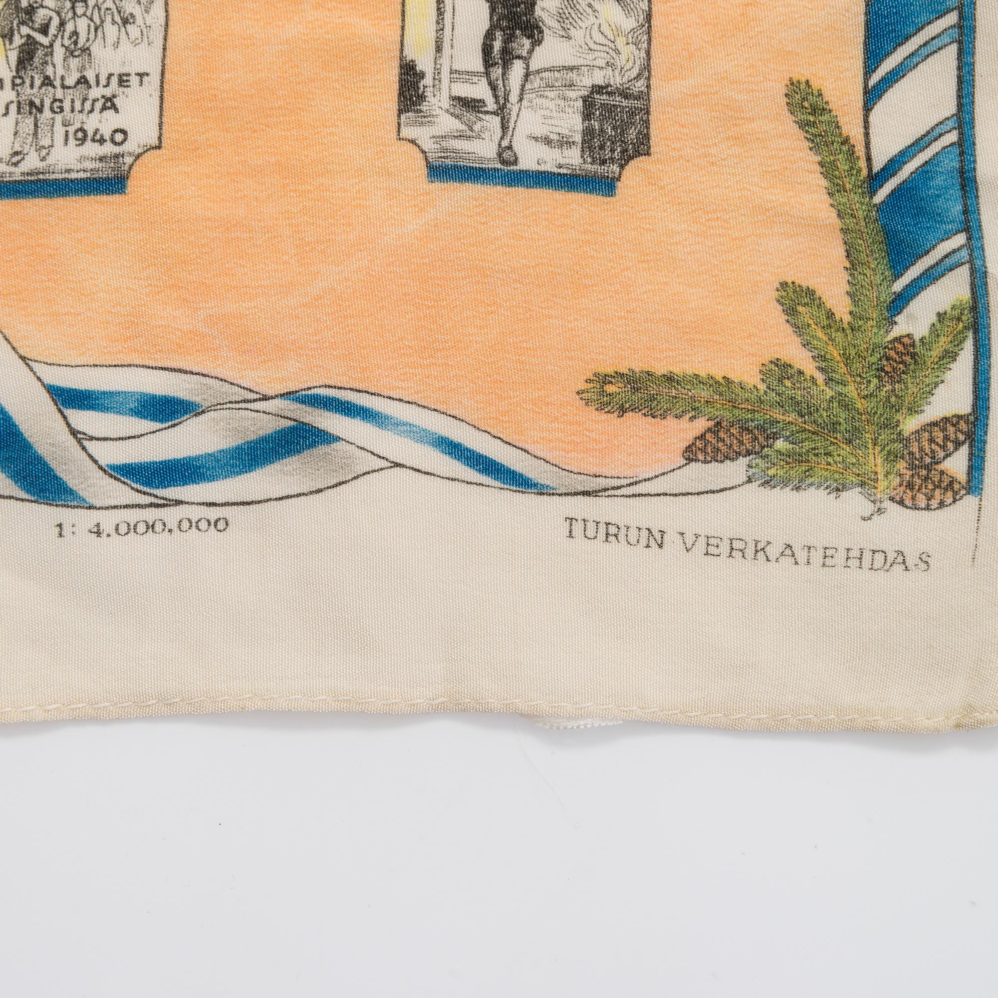 Sidenduk, 1 st,  pins, 4 st, och tygetikett, Helsingfors sommar-OS 1940.