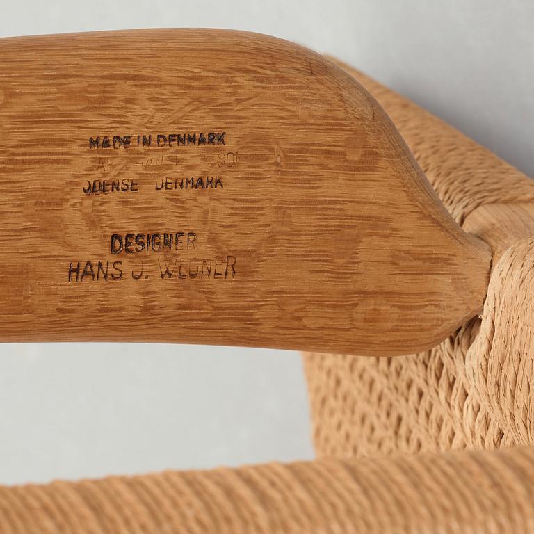 Hans J. Wegner, a pair of oak "CH-25" armchairs, Carl Hansen & Son, Denmark.