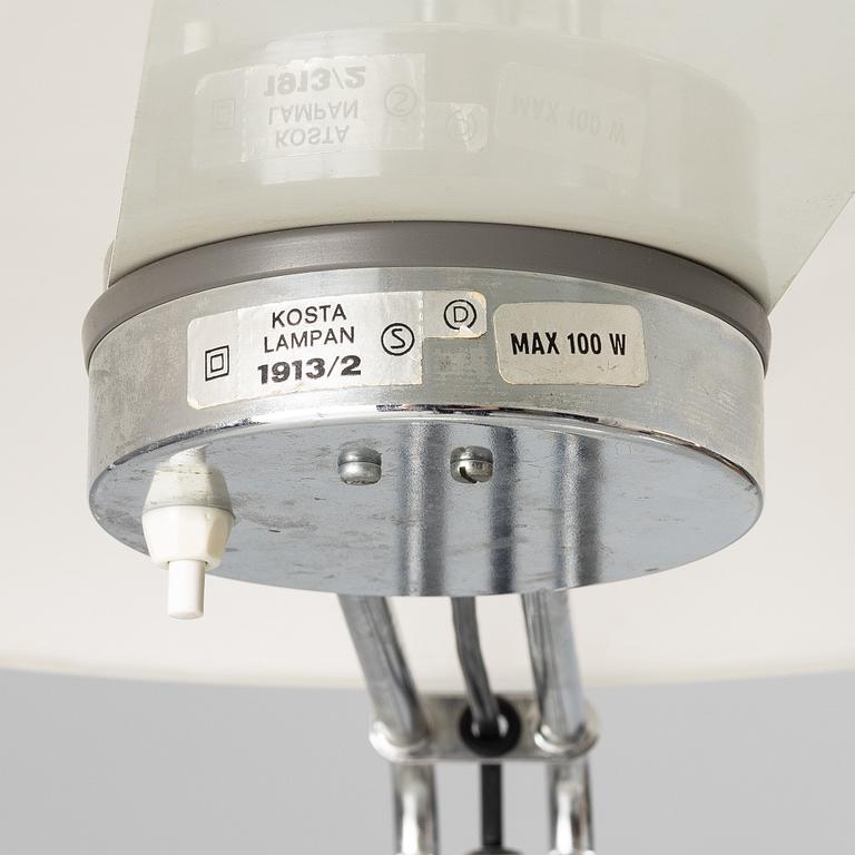 Per Sundstedt, golvlampor, ett par,  samt bordslampa, "Mars", Kosta Lampan, resp Ateljé Lyktan, sent 1900-tal.