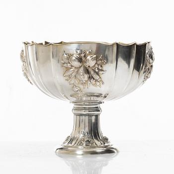A silver punch-bowl on foot, Swedish import marks company Ragnar Ericson, Malmö 1939.