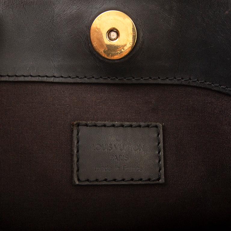 Louis Vuitton,.