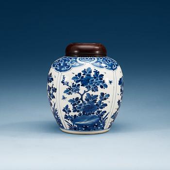 1568. A blue and white jar, Qing dynasty, Kangxi (1662-1722).