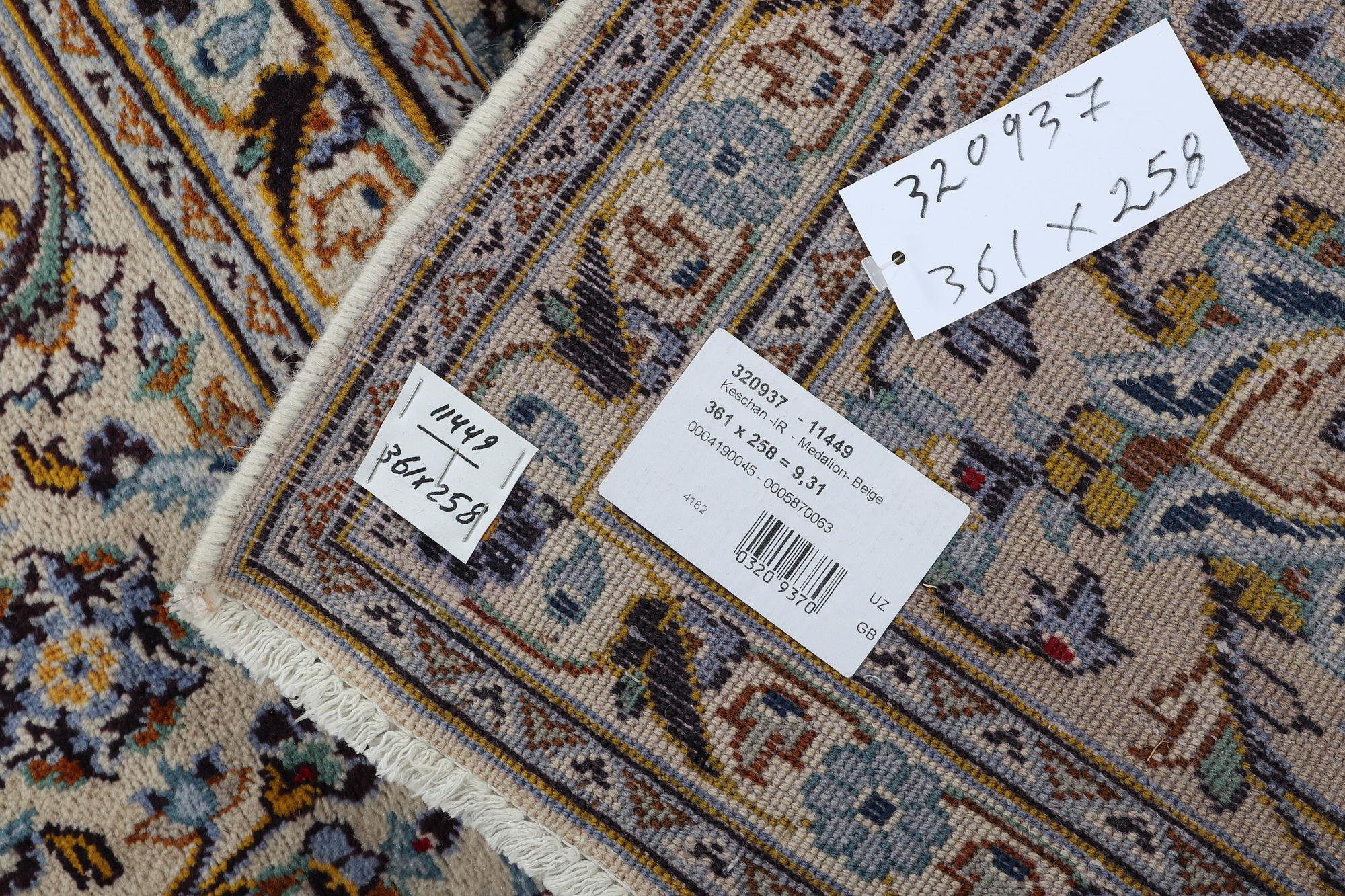 A carpet, Kashan, ca 361 x 253 cm.