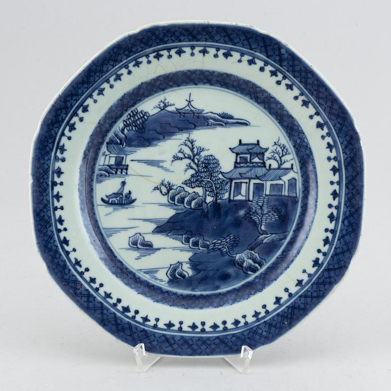 A set of 14 blue and white plates, Qing dynasty, 19th Century.