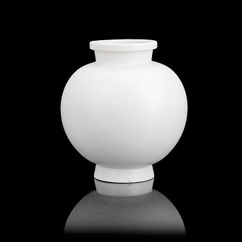 URNA, stengods, "Carrara", Wilhelm Kåge, Gustavsberg, 1900-tal.