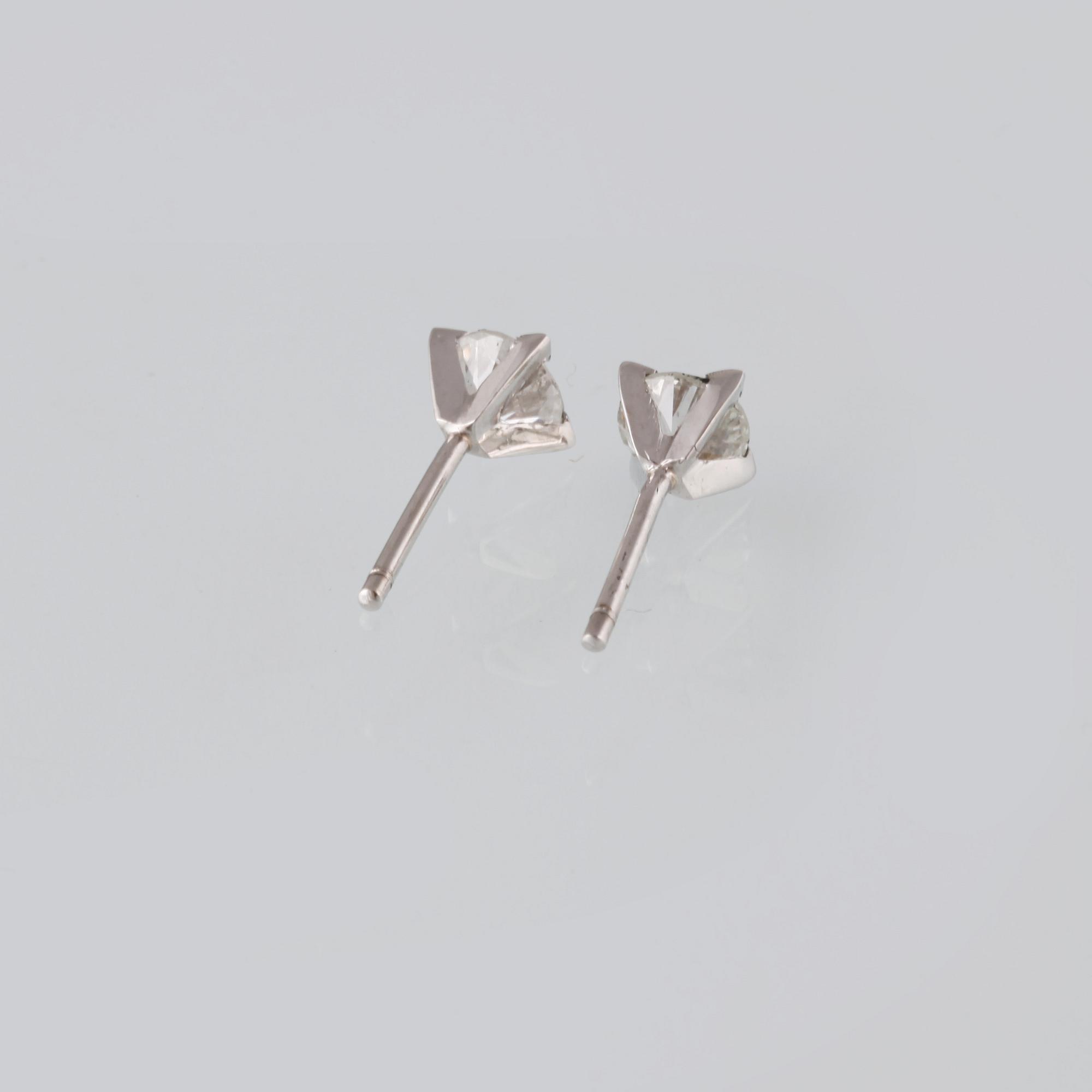 ÖRHÄNGEN, 18K vitguld med briljantslipade diamanter ca 1.14 ct. Vikt 1,4 gram.