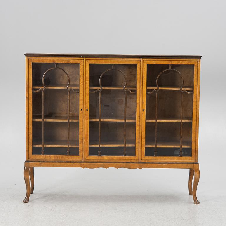 Bokskåp, 1900-talets första hälft.