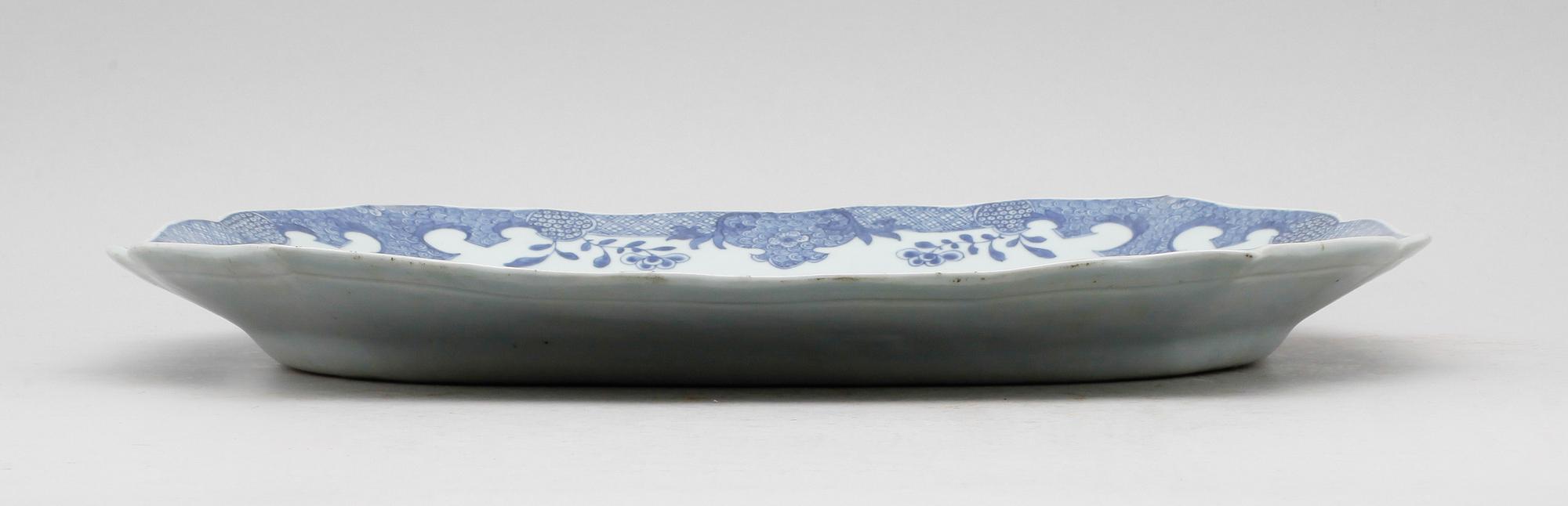 STEKFAT, porslin, Kina, Qianlong 1736-1795.