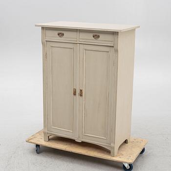 An early 20th century cabinet.