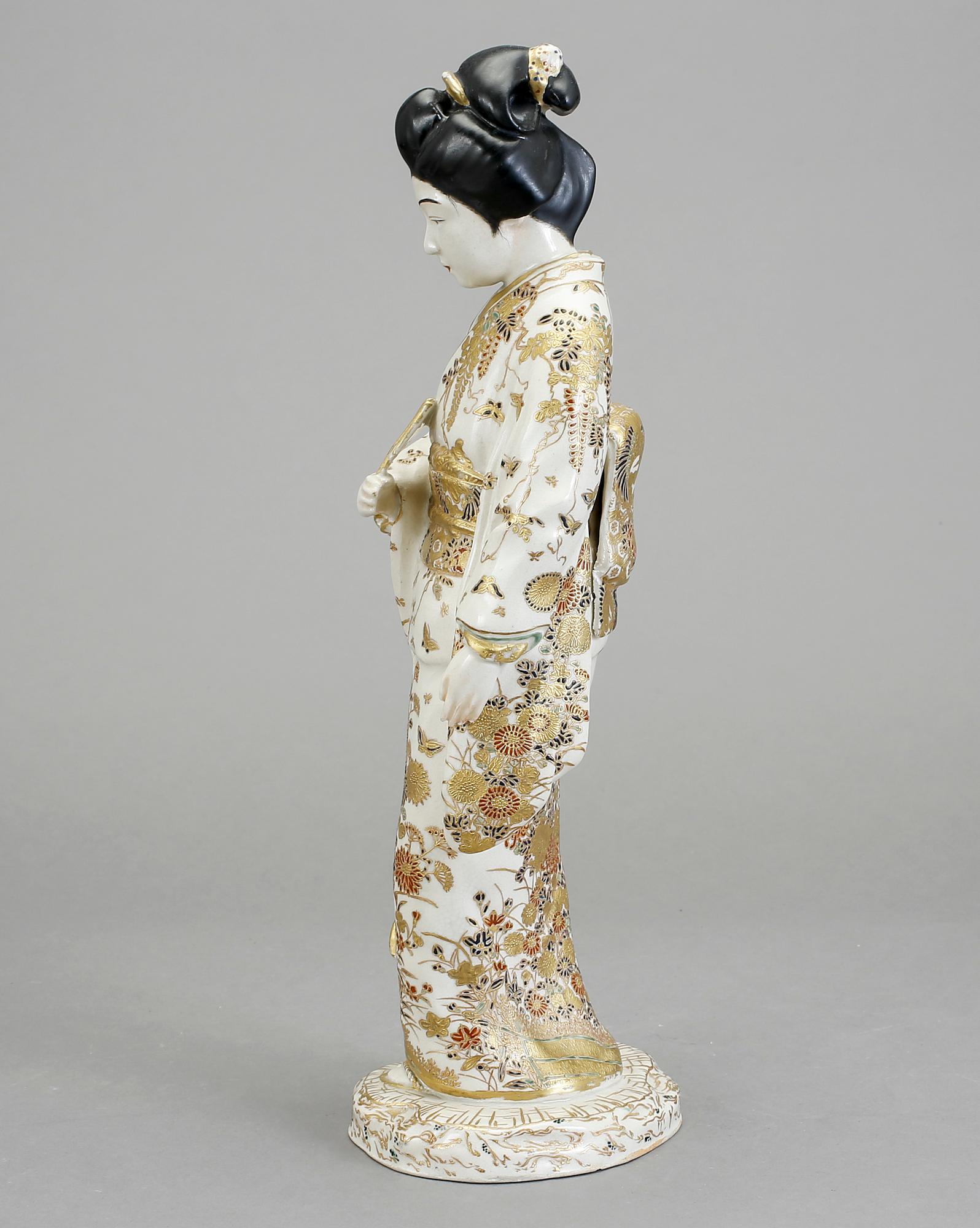 FIGURIN, porslin, Satsuma, Japan. 1900-tal.
