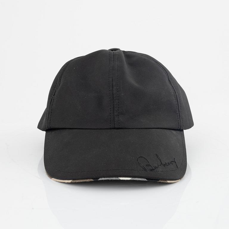 Burberry, väska, solskärm samt keps.