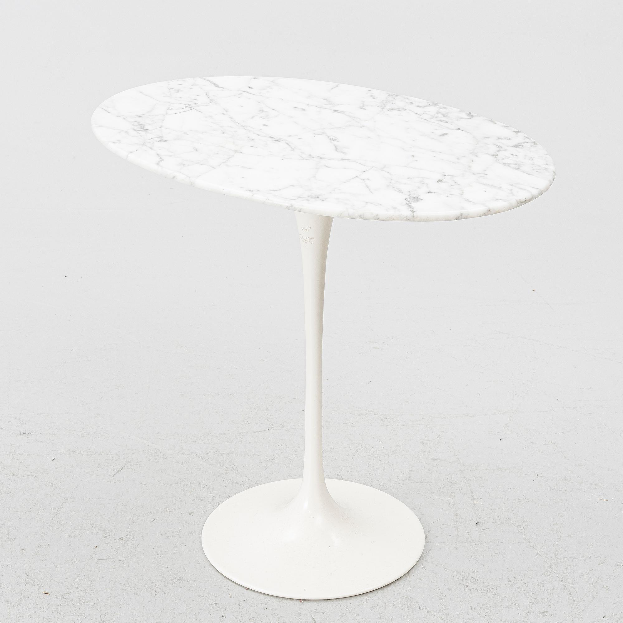 Eero Saarinen, Soffbord/sidobord, "Tulip", Knoll International.