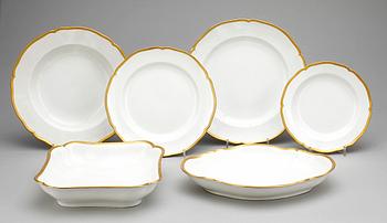 SERVIS, 93 delar, porslin, Königliche Porzellan-Manufaktur, Berlin 1900-talets första hälft.