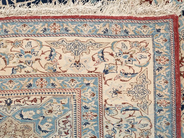 SEMI-ANTIQUE NAIN.