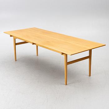 Hans J. Wegner, dining table, Carl Hansen & Son, Denmark, 2006.
